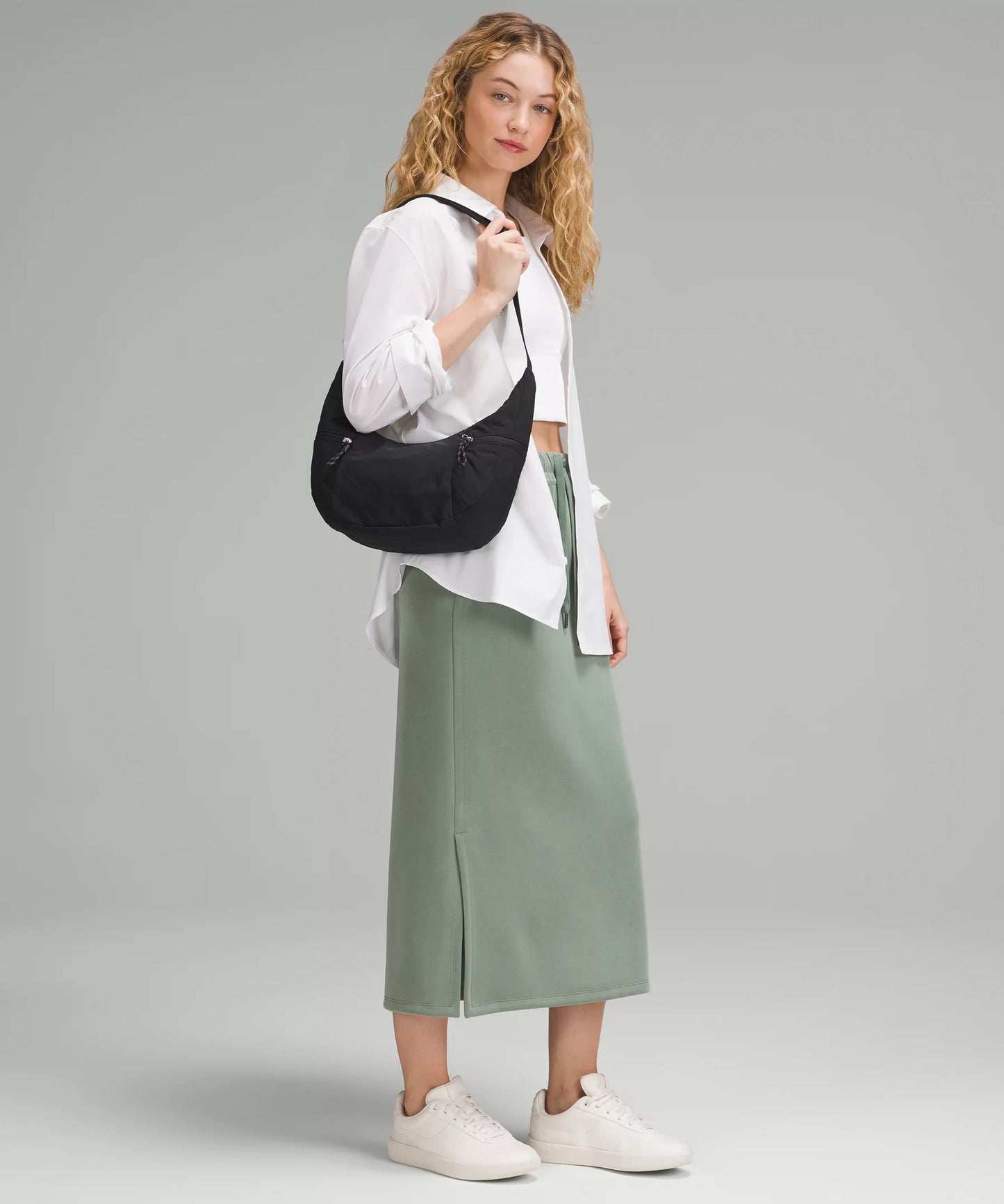 L.U.L.L-L-E.M.O.N SHOULDER BAG