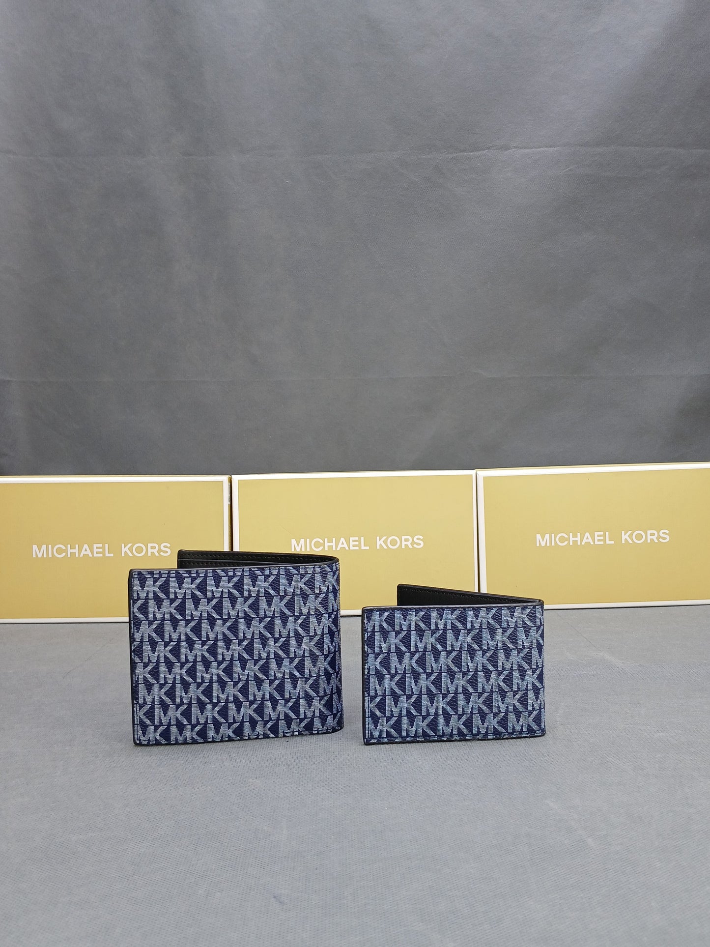 M.I.C.H-A.E.L K.O-R.S 2in 1 WALLET + CARD HOLDER