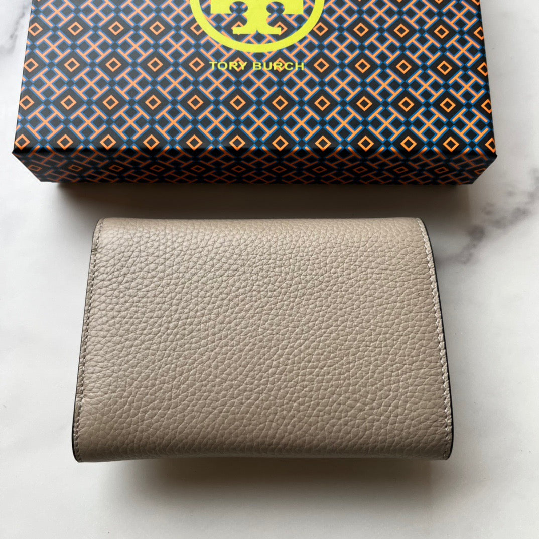T.o.r-y B.u.r-c.h WALLET