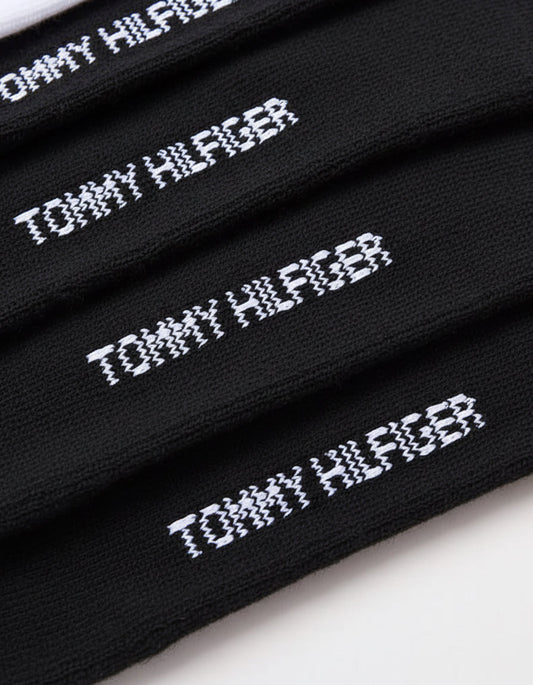 T.o.m.m.y H.i.l.f.i.g.e.r Cotton Cushion Quarter Cut Socks Pack of 3 Black With T.o.m.m.y H.i.l.f.i.g.e.r Lettering