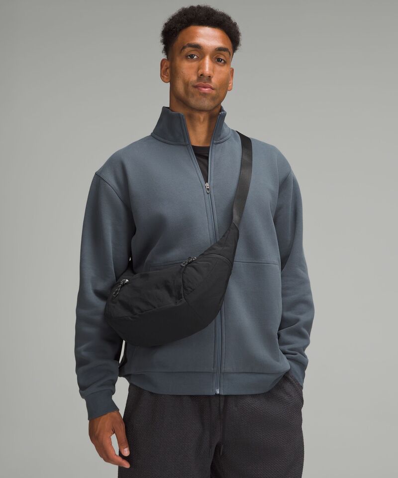 L.U.L.L-L-E.M.O.N SHOULDER BAG