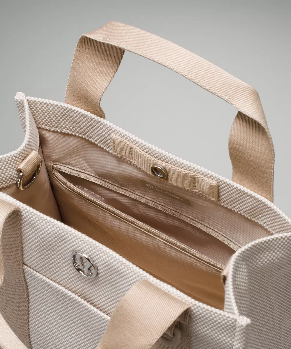 L.u.l.u-l.e.m.o.n Tote Bag