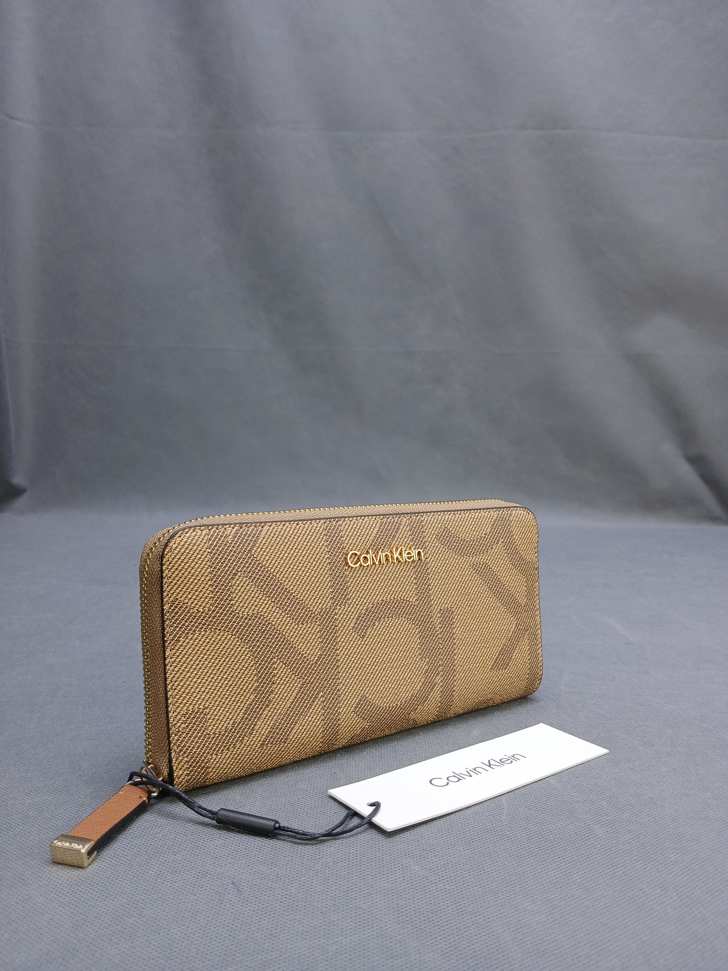 C.a.l.v.i.n K.l.e.i.n WALLET