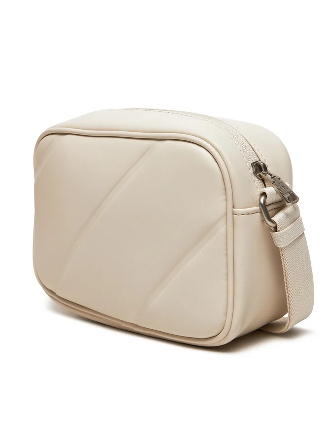 C-A-L-V-I-N K-L-E-I-N CROSSBODY BAG