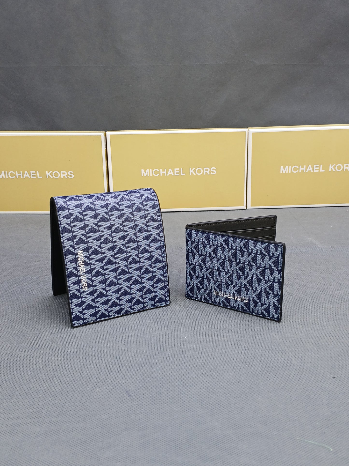 M.I.C.H-A.E.L  K.O-R.S 2in 1 WALLET + CARD HOLDER