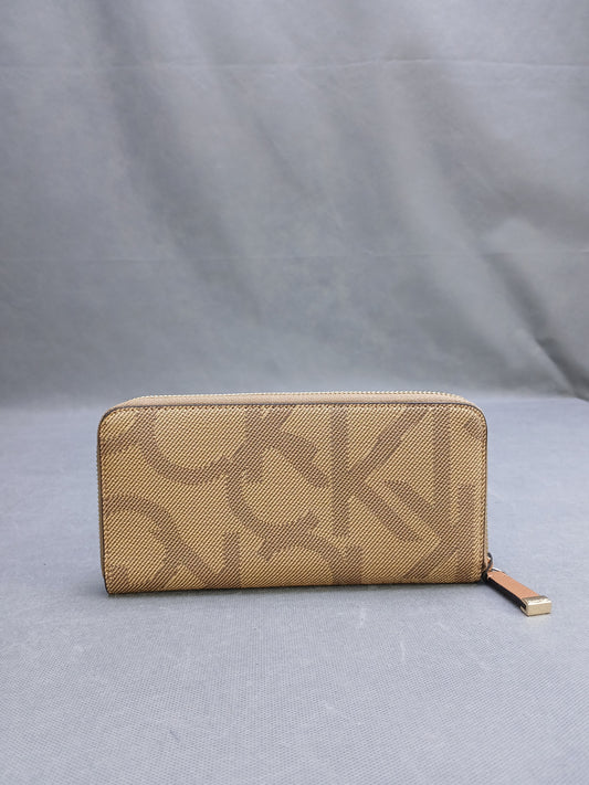 C.a.l.v.i.n K.l.e.i.n WALLET