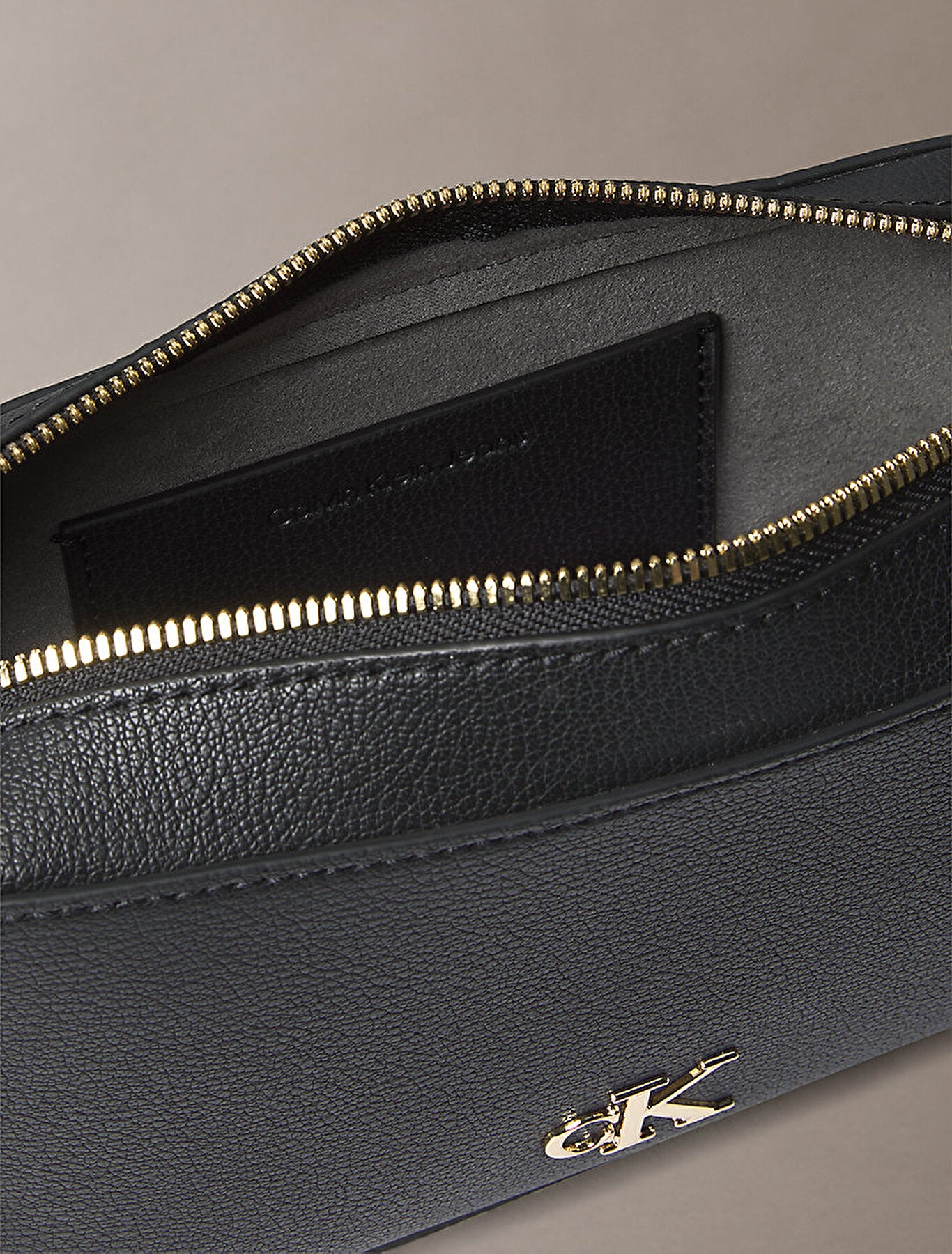 C-A-L-V-I-N K-L-E-I-N CROSSBODY BAG