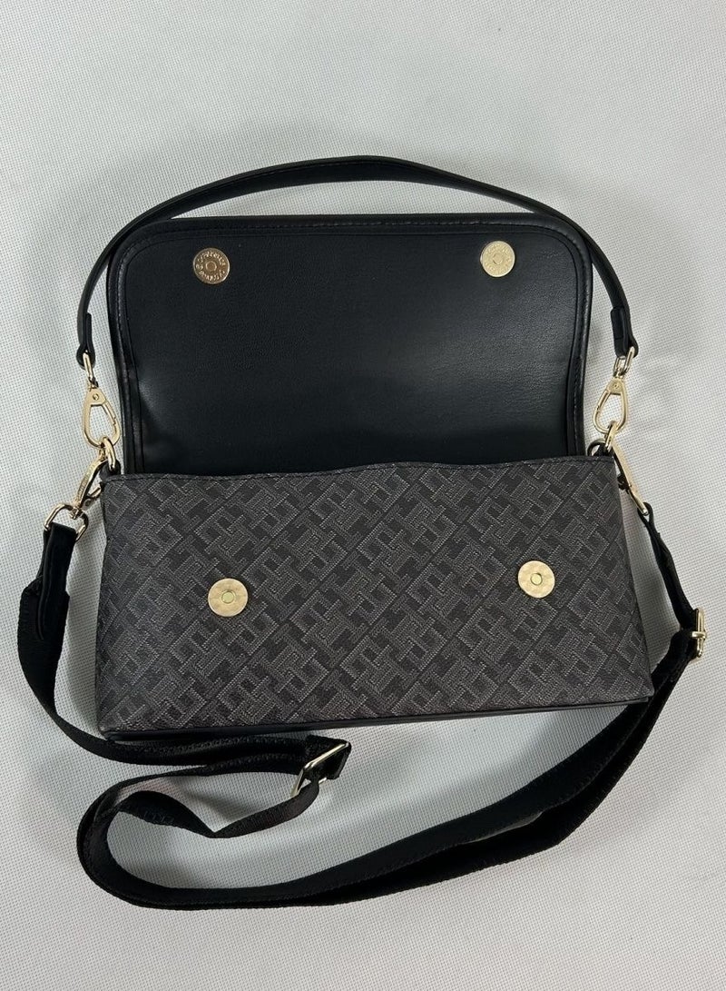 T.o.m.m.y H.i.l.f.i.g.e.r Monoplay Flap Shoulder Bag