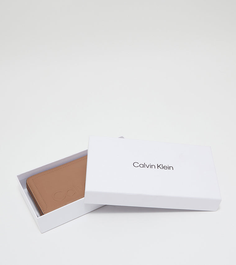 C-A-L-V-I-N K-L-E-I-N WALLET