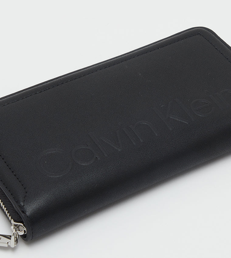 C-A-L-V-I-N K-L-E-I-N WALLET
