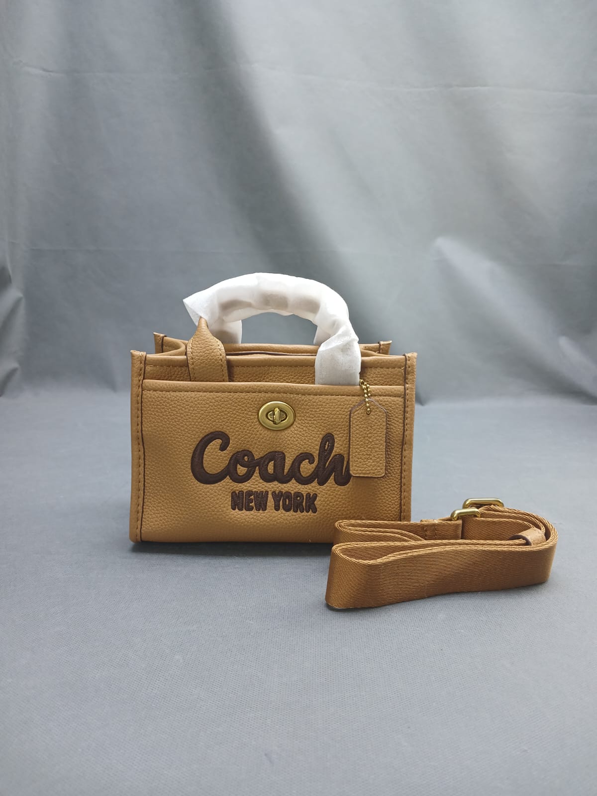 C.O-A.C.H TOTE BAG