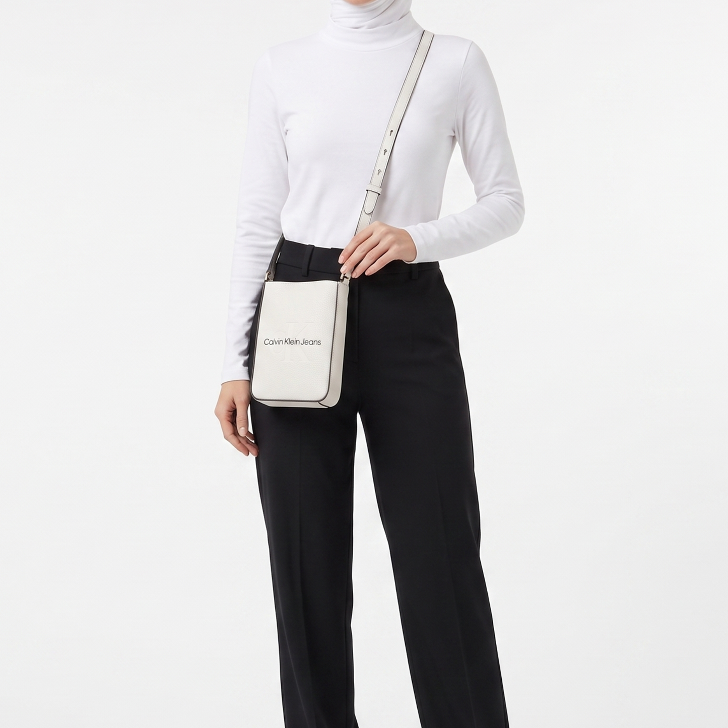 C-A-L-V-I-N K-L-E-I-N CROSSBODY BAG WHITE FOR WOMEN