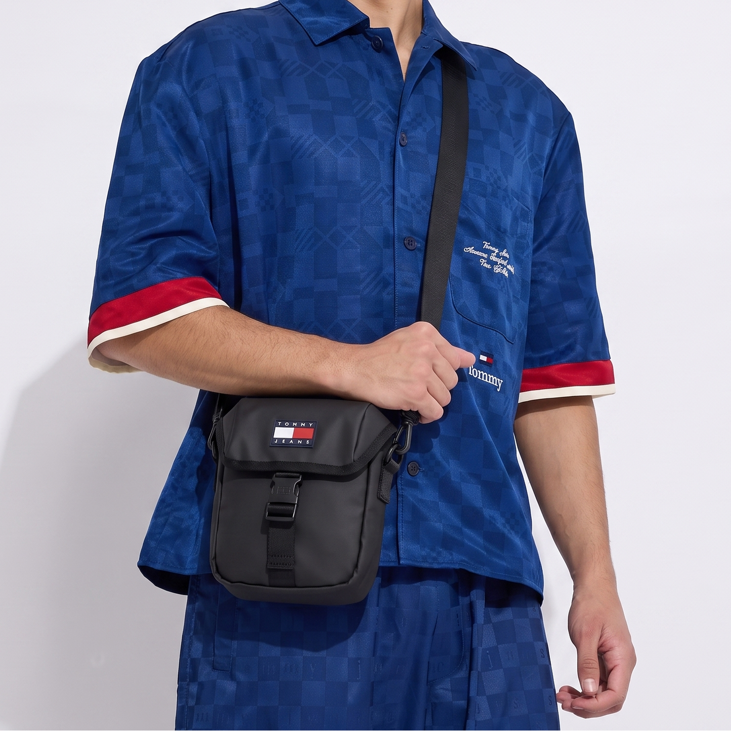 T.O.M-M.Y H.I.L.F-I.G.E.R CROSSBODY BAG BLACK FOR MEN