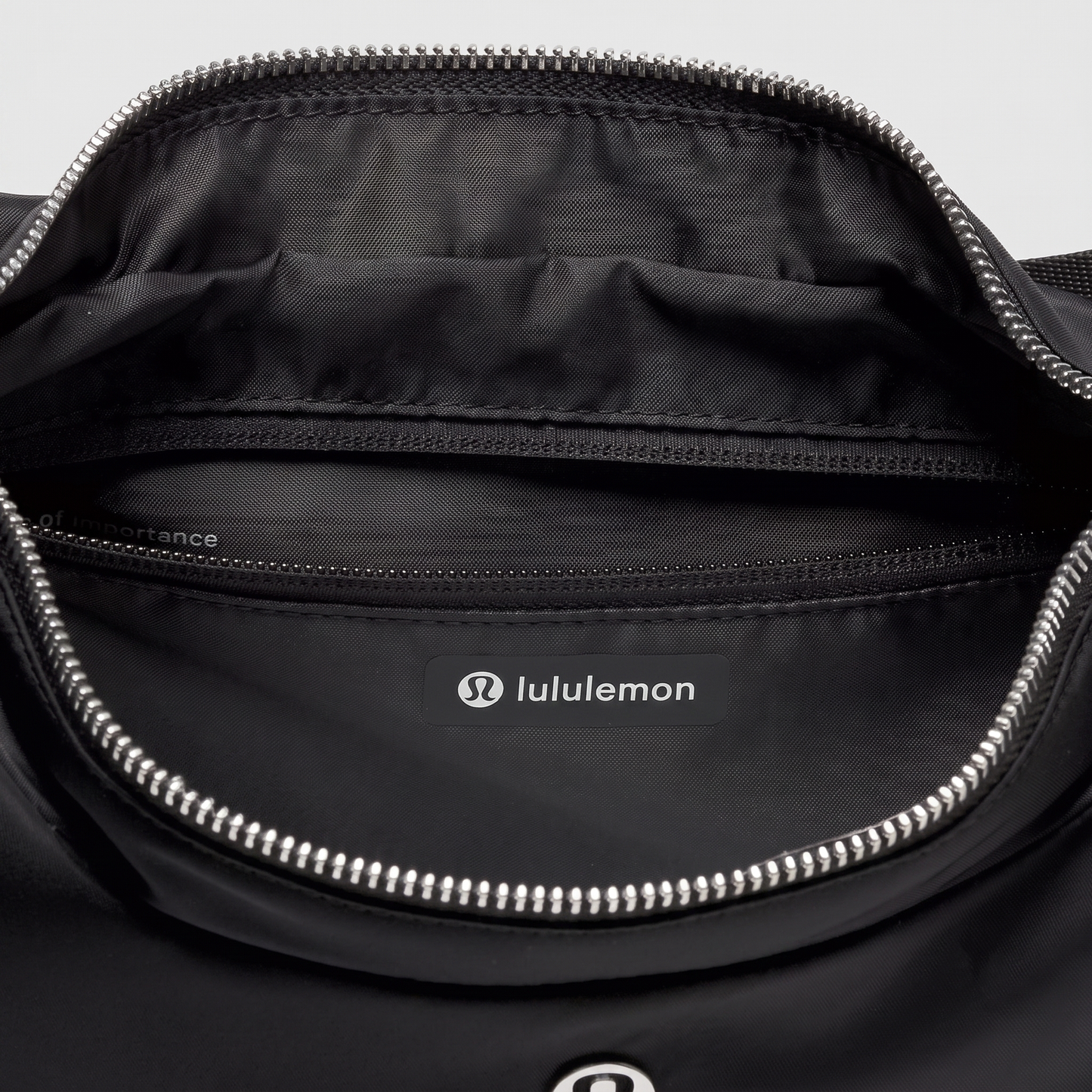 L.U.L.L-L-E.M.O.N SHOULDER BAG BLACK (4L) FOR WOMEN