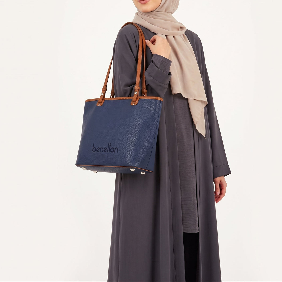 U.n.i.t.e.d C.o.l.o.r.s of B.e.n.e.t.t.o.n SHOULDER BAG NAVY BLUE FOR WOMEN