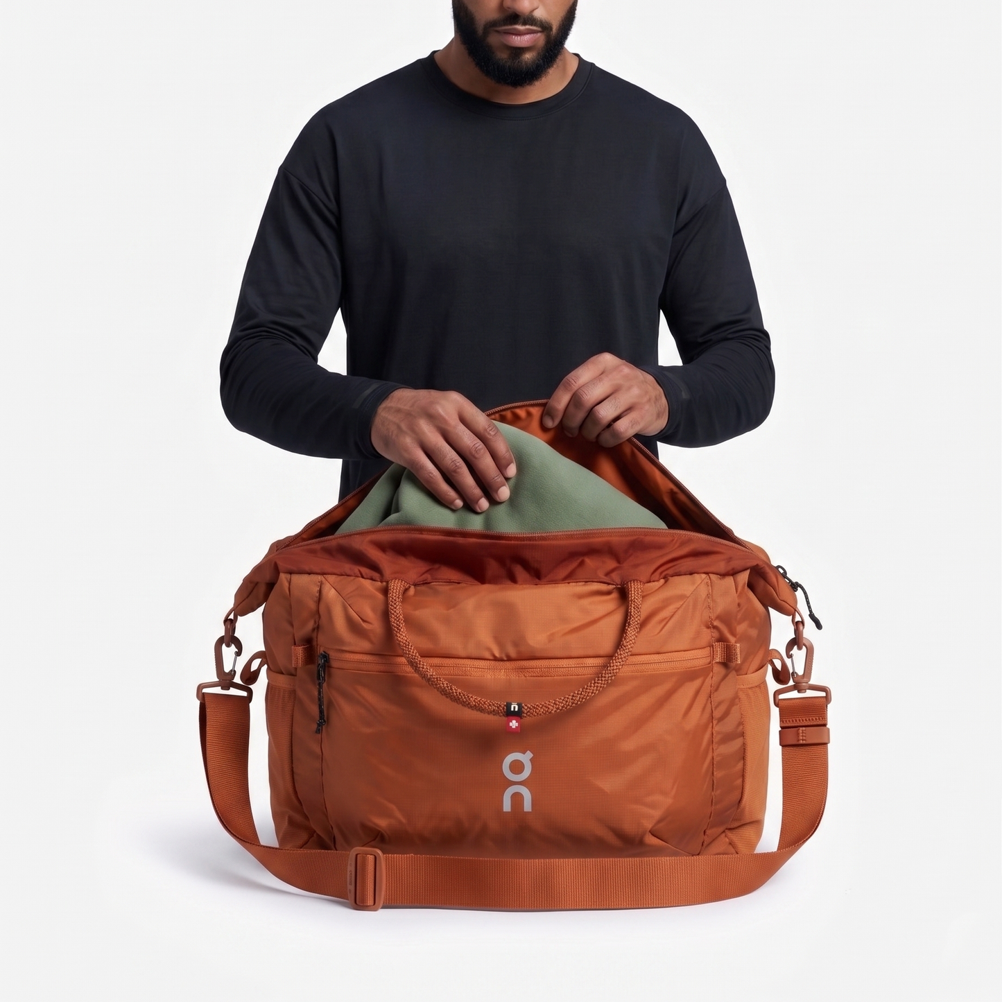 O-N C-L-O-U-D Track Pack 35L Lite 2UE3030 Desert Glow