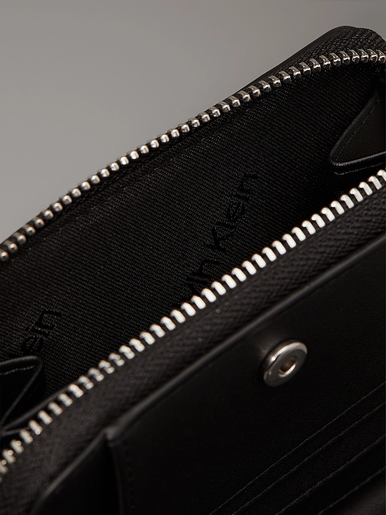 C-A-L-V-I-N K-L-E-I-N WALLET