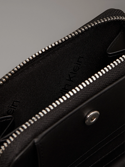 C-A-L-V-I-N K-L-E-I-N WALLET
