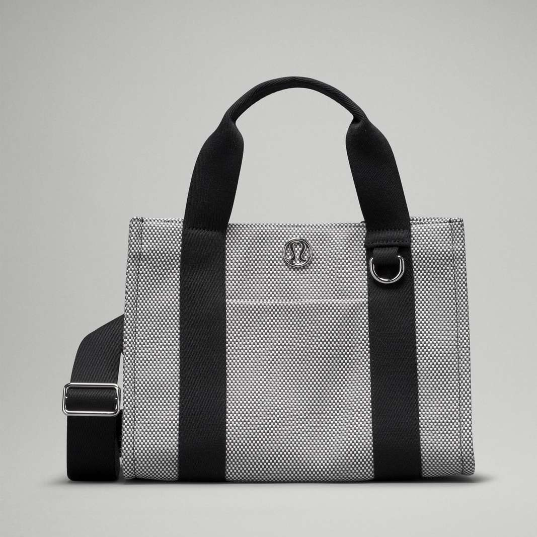 L.u.l.u-l.e.m.o.n Tote Bag