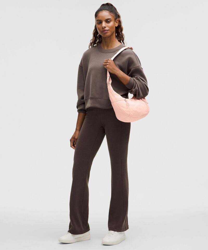 L.U.L.L-L-E.M.O.N SHOULDER BAG