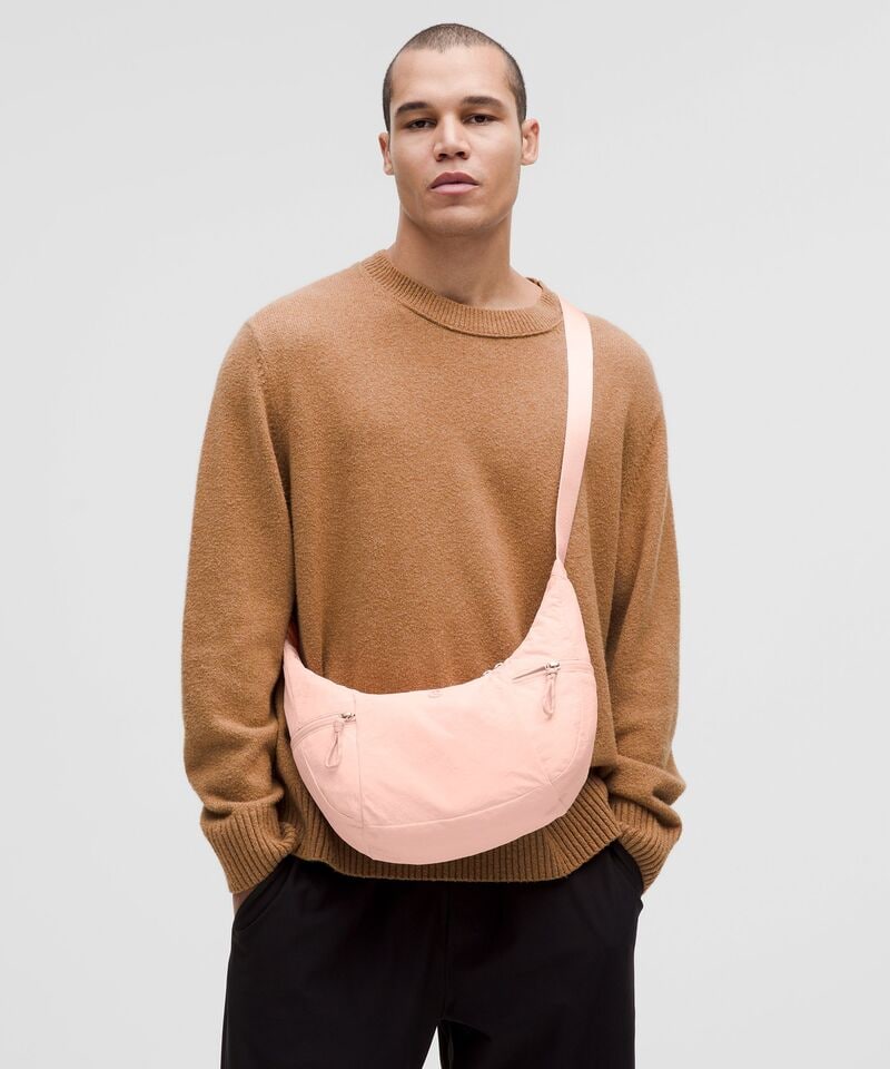 L.U.L.L-L-E.M.O.N SHOULDER BAG