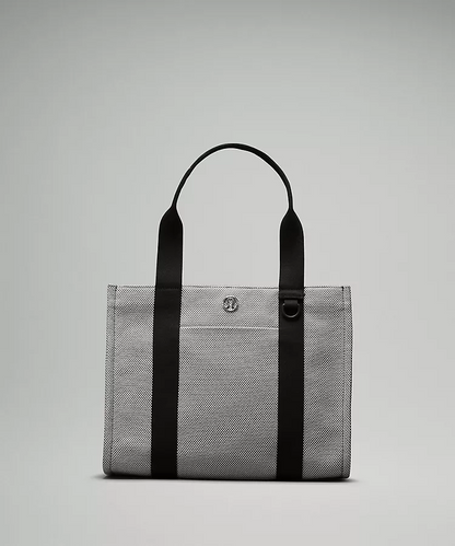 L.u.l.u-l.e.m.o.n Tote Bag