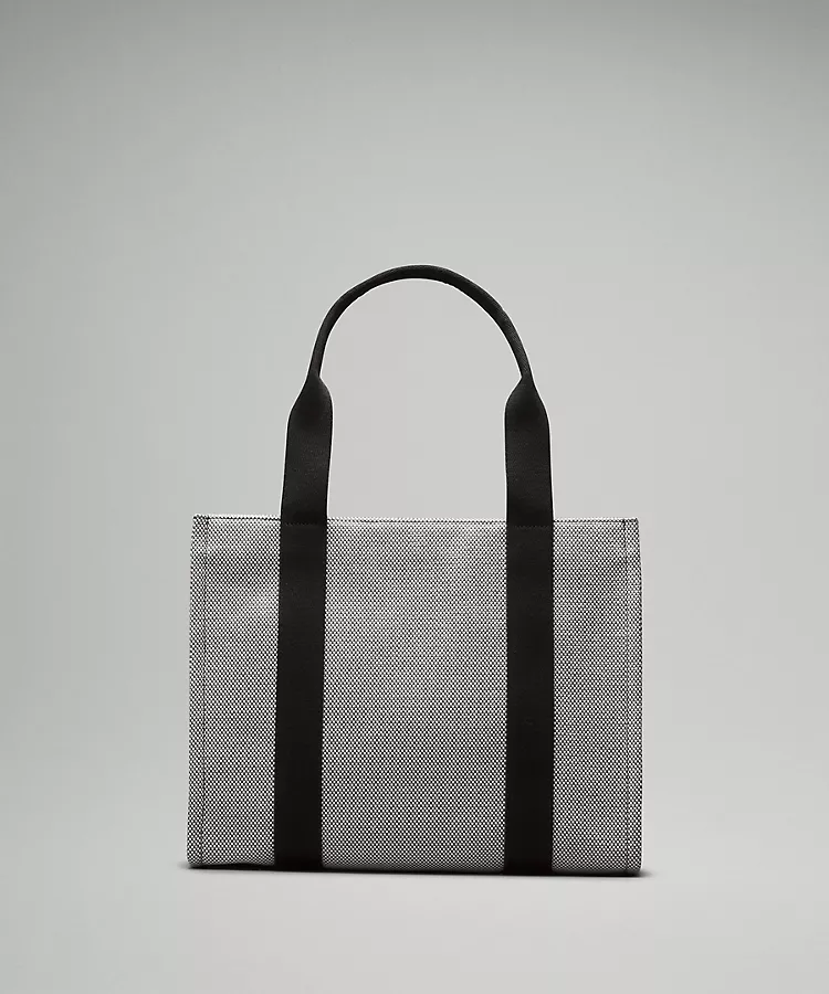 L.u.l.u-l.e.m.o.n Tote Bag