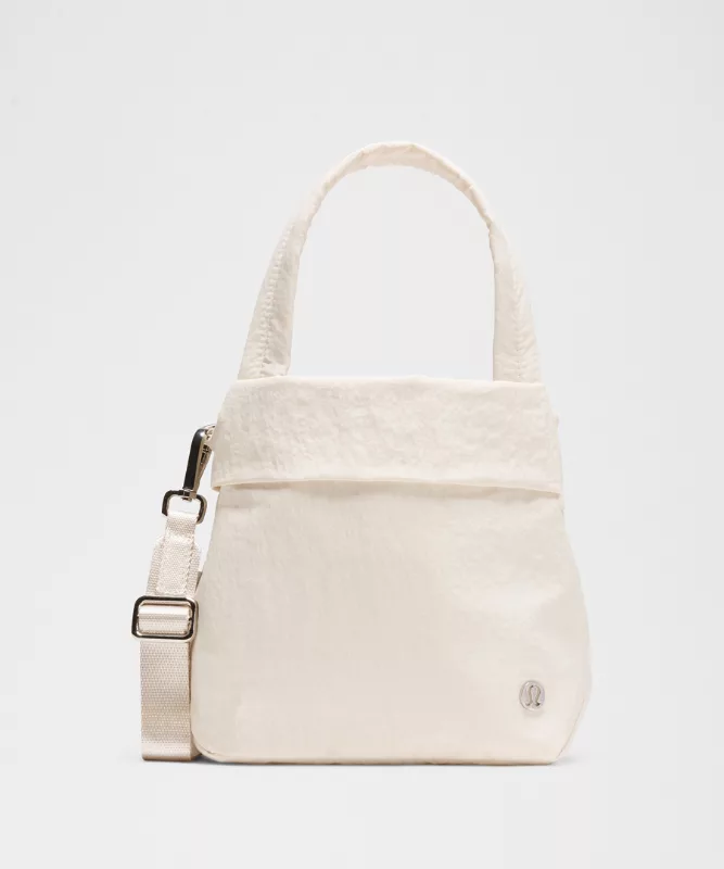 L.U.L.L-L-E.M.O.N TOTE BAG