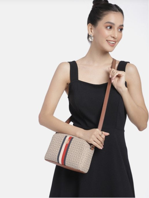 T.O.M-M.Y H.I.L.F-I.G.E.R  CROSSBODY BAG