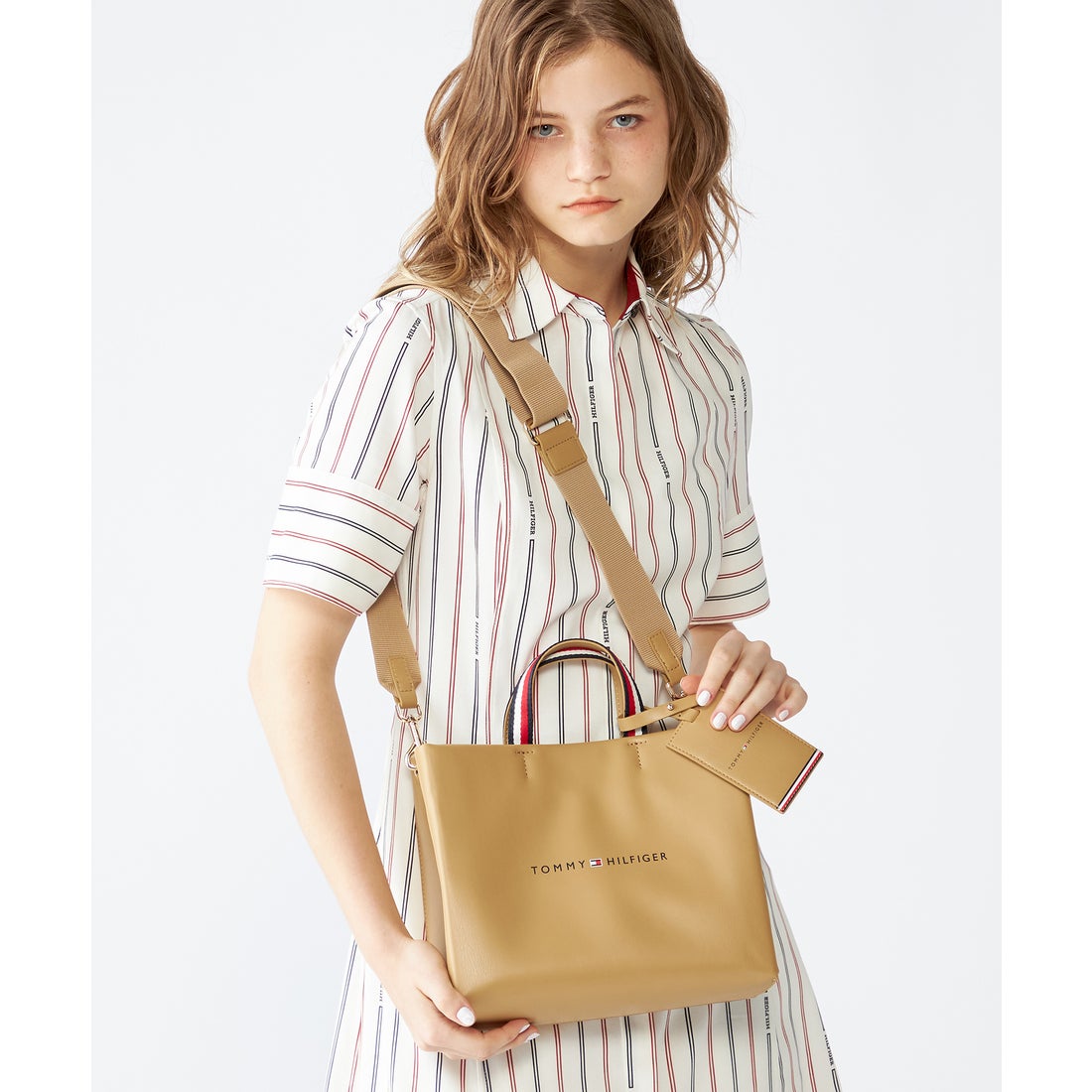 T.O.M-M.Y H.I.L.F-I.G.E.R SHOULDER BAG