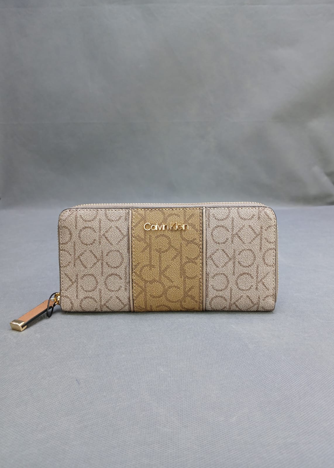 C.a.l.v.i.n K.l.e.i.n WALLET