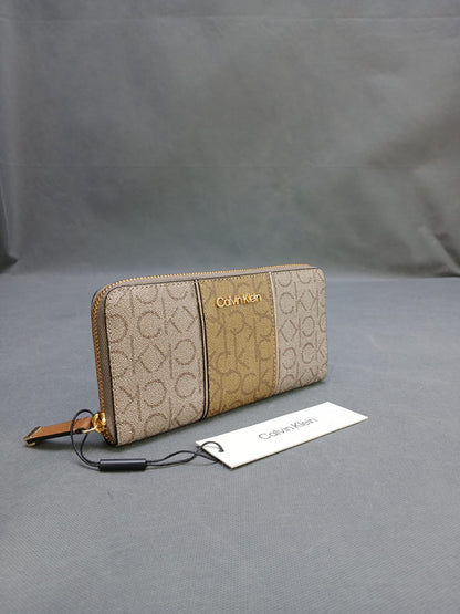 C-A-L-V-I-N K-L-E-I-N WALLET BEIGE FOR WOMEN