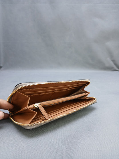 C-A-L-V-I-N K-L-E-I-N WALLET
