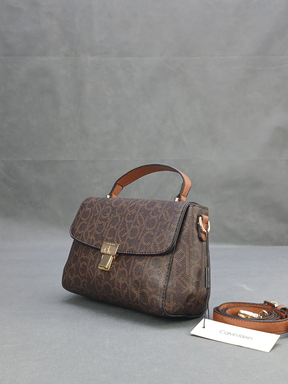 C-A-L-V-I-N K-L-E-I-N CROSSBODY BAG
