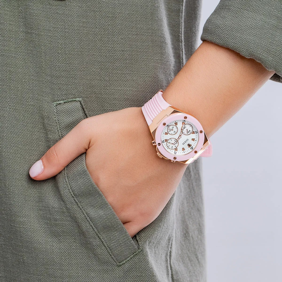 G-U-E-S-S WATCH