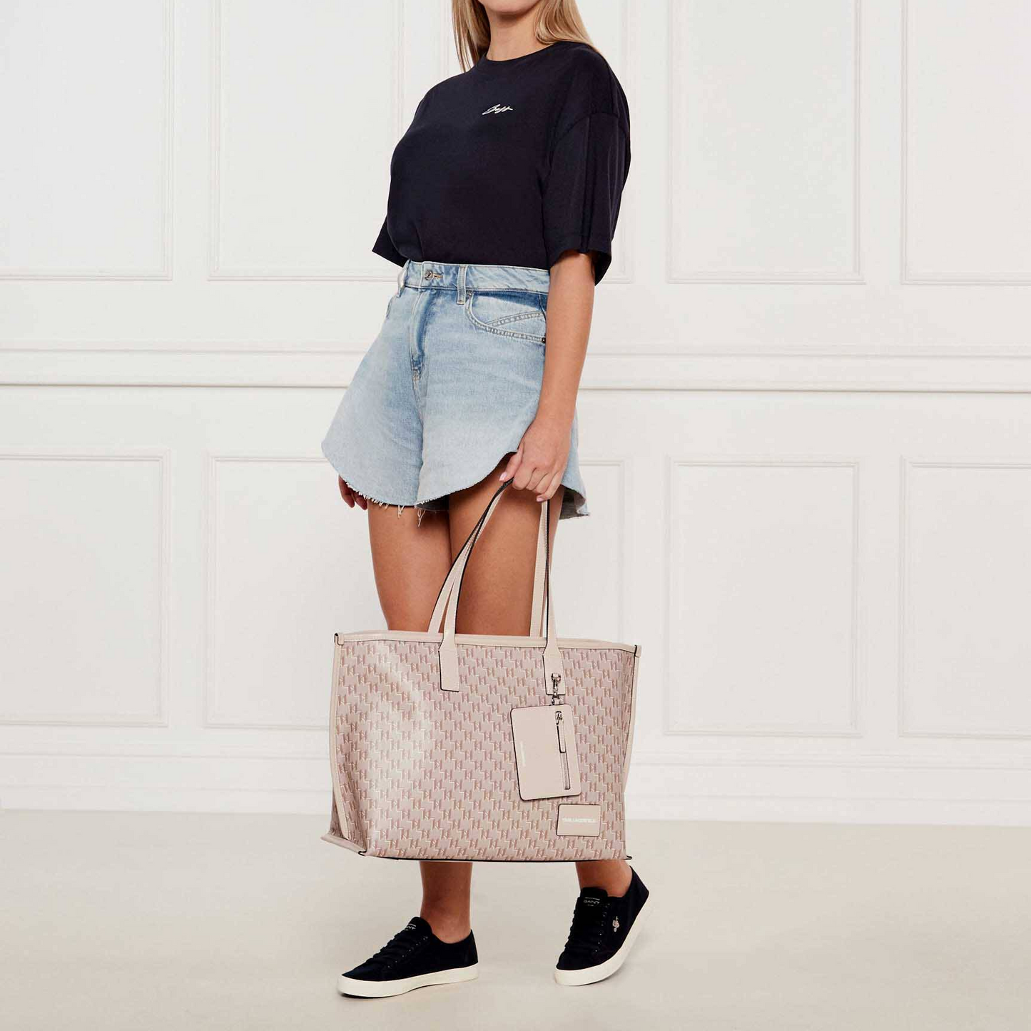 K.A-R.L L.A.G.E-R.F.E.L.D SHOULDER BAG