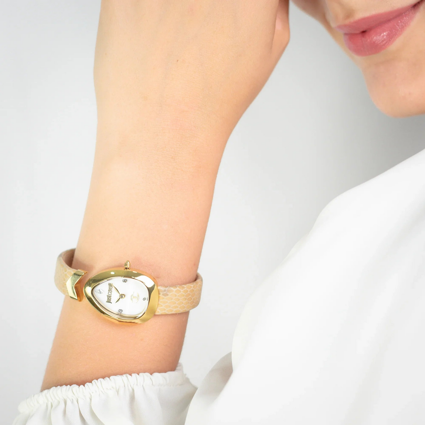 J-U-S-T C-A-V-A-L-L-I WATCH GOLD FOR WOMEN