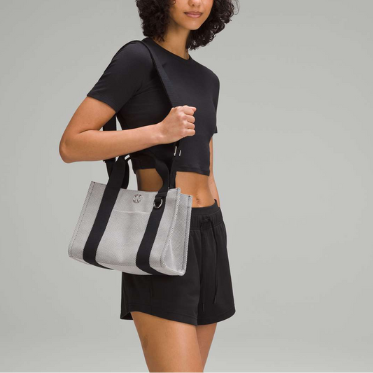 L.u.l.u-l.e.m.o.n Tote Bag