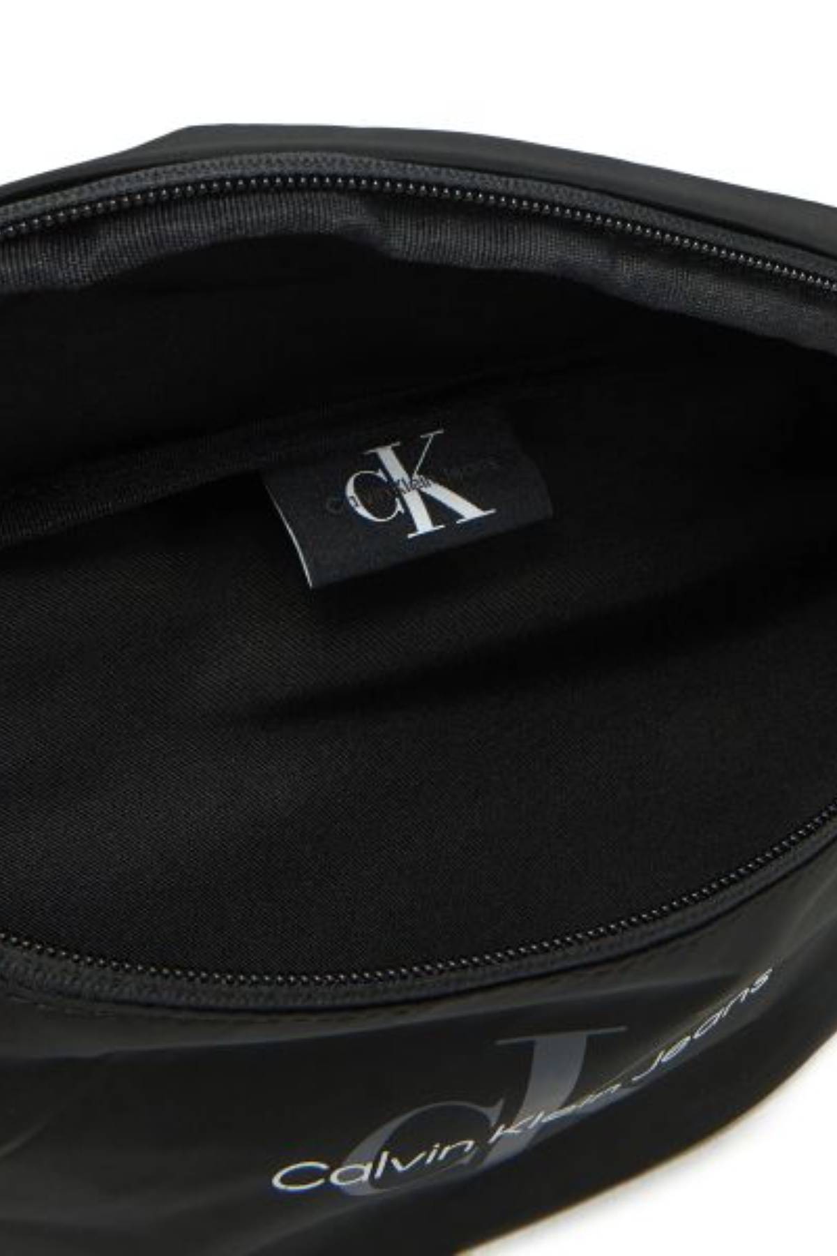 C-A-L-V-I-N K-L-E-I-N BELT BAG
