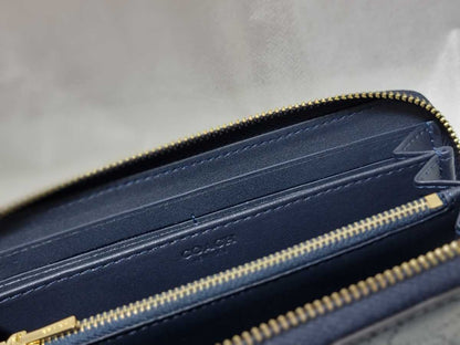 C-O-A-C-H WALLET