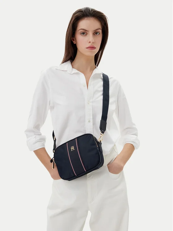 T.o.m.m.y H.i.l.f.i.g.e.r CROSSBODY BAG